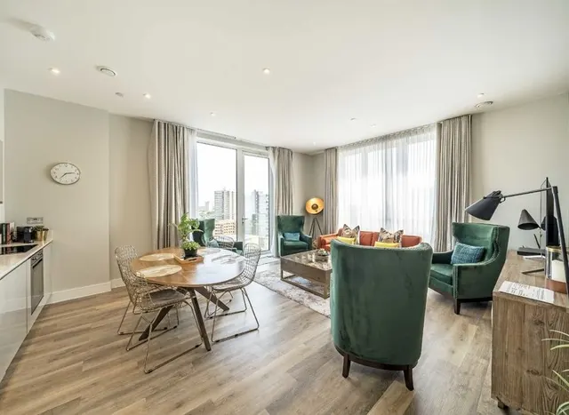 Bridges Court Road, Battersea, SW11, photo 1