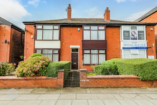 Manchester Road, Bury, BL9, photo 1