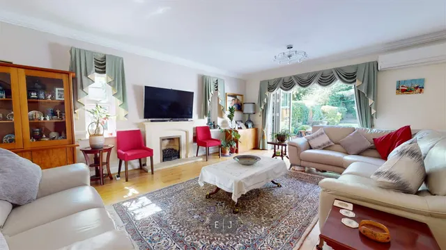 Photo 2 — Swan Lane, Loughton