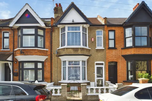 Hatherley Gardens, East Ham, London, E6, photo 1