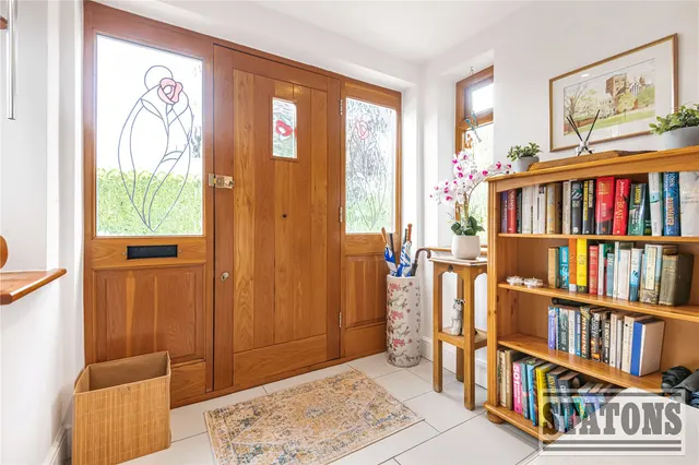 Photo 3 — Williams Way, Radlett, Hertfordshire, WD7 7EZ