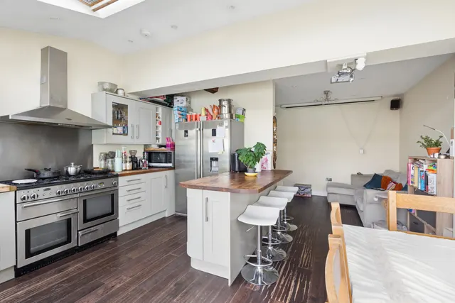 Melbourne Road, Bushey, WD23, photo 3
