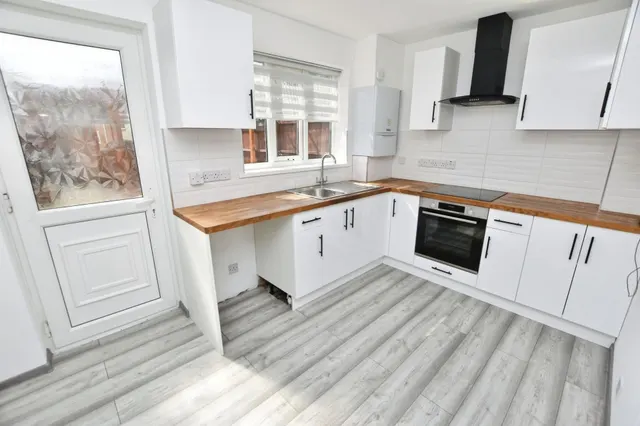 Cabin Leas, Loughborough, LE11, photo 1