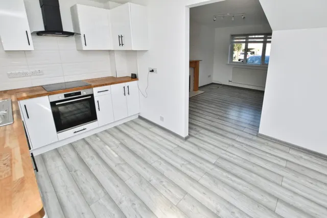 Cabin Leas, Loughborough, LE11, photo 2