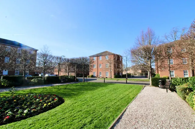 Knowle Avenue, Knowle, Wickham, photo 1
