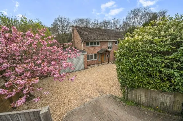 Whiteoaks, Bucklebury Alley, RG18, photo 1