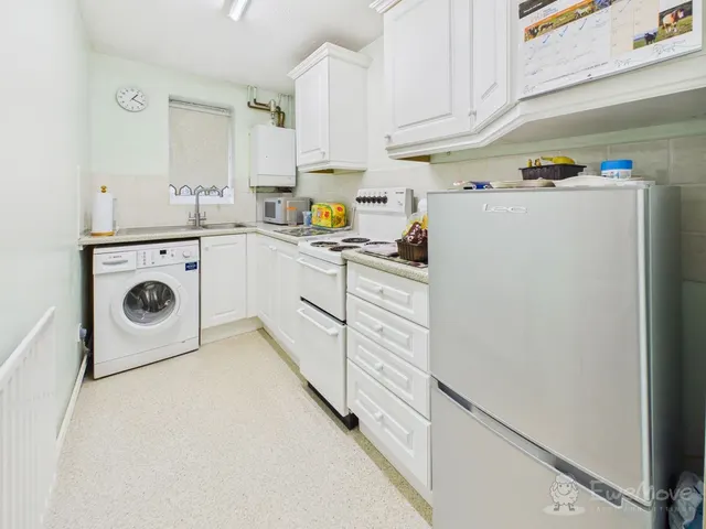 Wellington Avenue, Whitehill, GU35, photo 3