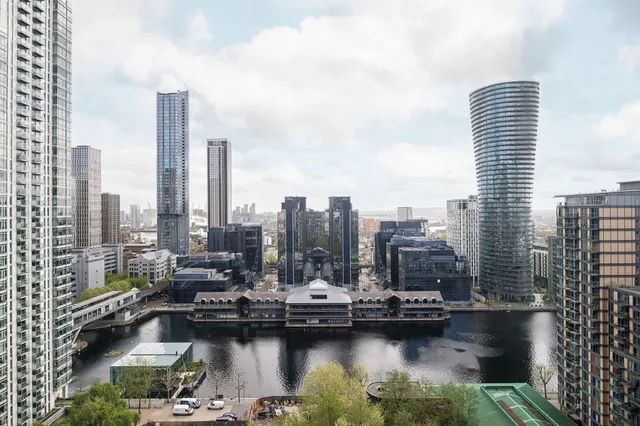 Photo 2 — Flat 3304, Sirocco Tower, LONDON