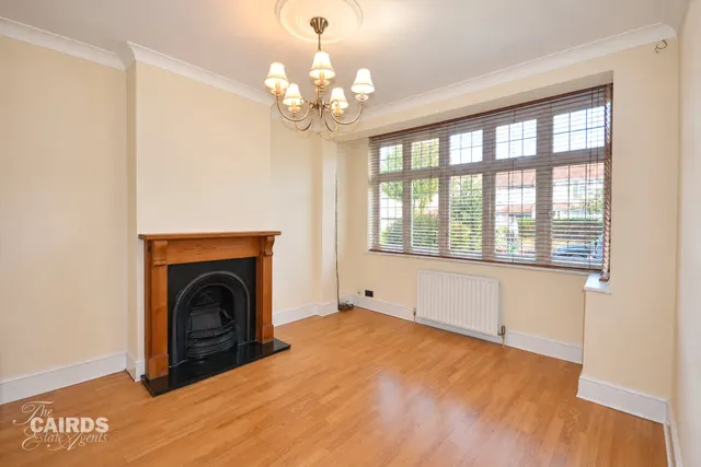 Stoneleigh Avenue, Worcester Park, KT4, photo 2