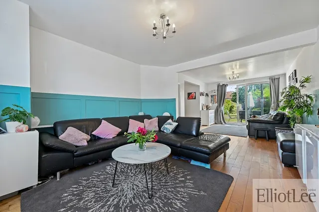 Photo 3 — Carlton Avenue West, Wembley, HA0