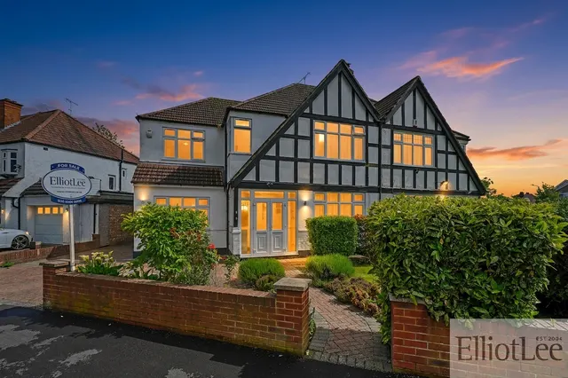 Carlton Avenue West, Wembley, HA0, photo 1