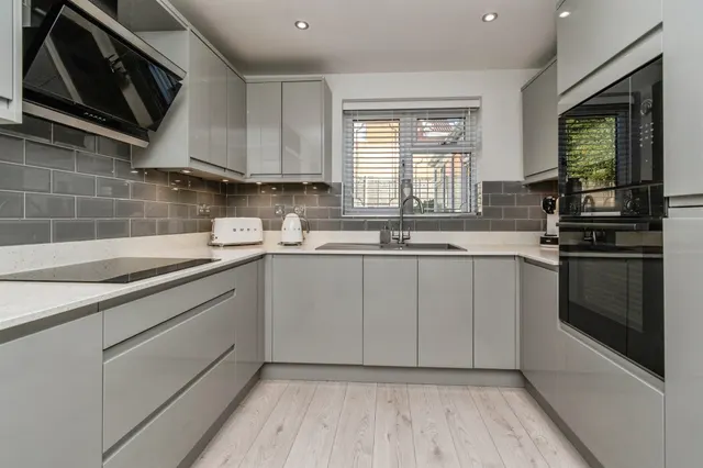 St. Lawrence Drive, Cannock, WS11, photo 3