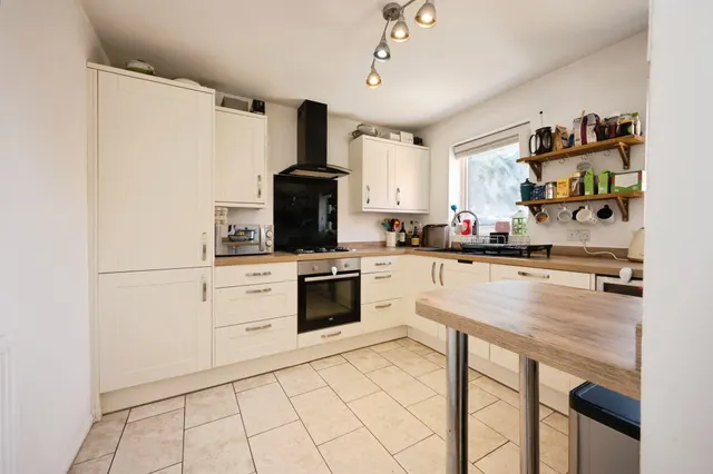 Blackwater Drive, Aylesbury, HP21, photo 3