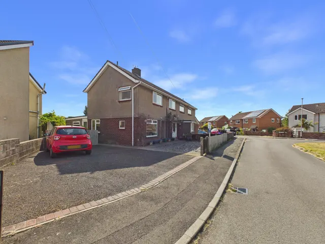 Meadway, Caldicot, NP26, photo 1