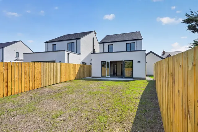 Gransha Lane, Bangor, BT19, photo 2