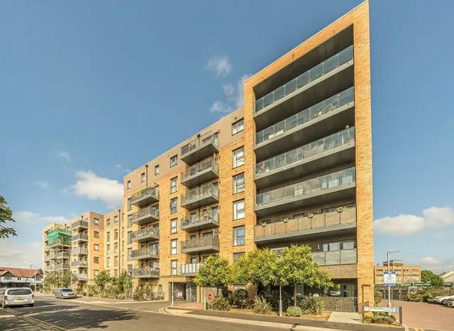 St. Johns Road, New Malden, KT3, photo 1