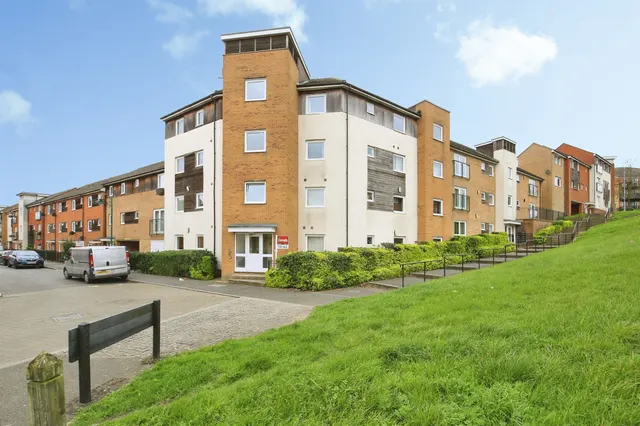 Brickstead Road, Hampton Centre, Peterborough, photo 1