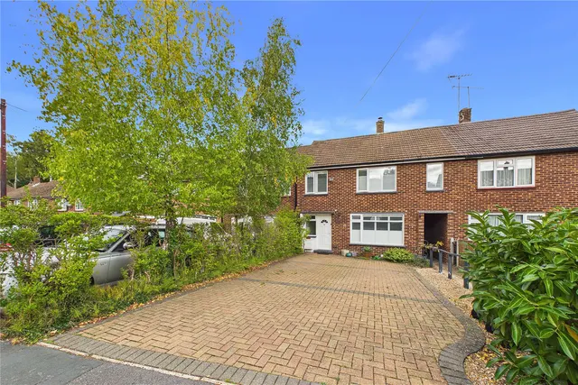 The Close, Lightwater, GU18, photo 1