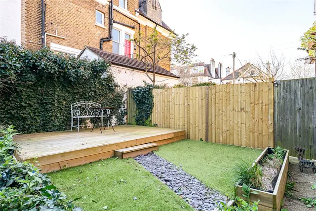 Photo 3 — Oakdale Road, London, SW16