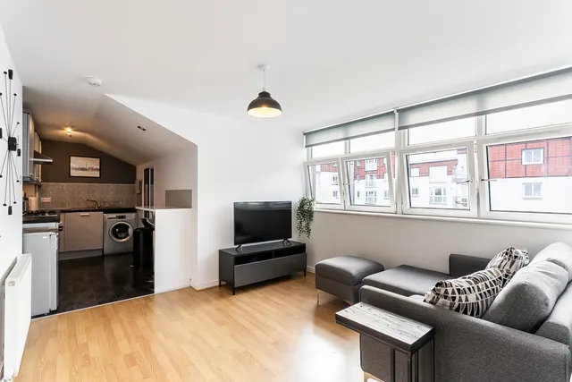 Allanfield Place, Edinburgh, EH7, photo 2