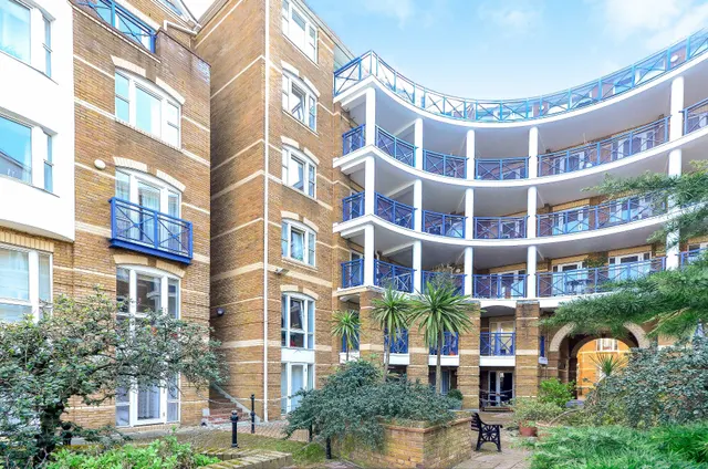 6 Hampton Court, King and Queen Wharf, Rotherhithe Street, London, photo 1