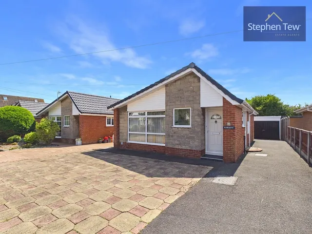 Willowcroft Drive, Hambleton, FY6, photo 1