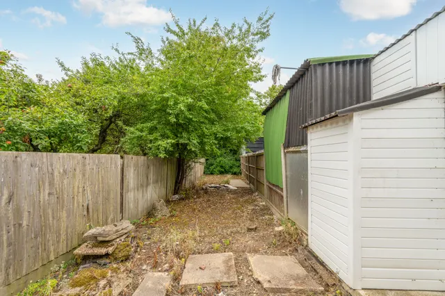 Photo 2 — Flat 1, 144 London Road, Wembley
