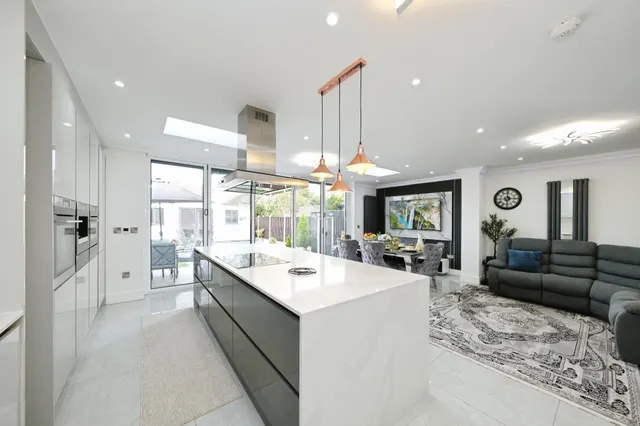 Runswick Drive, Nottingham, NG8, photo 3