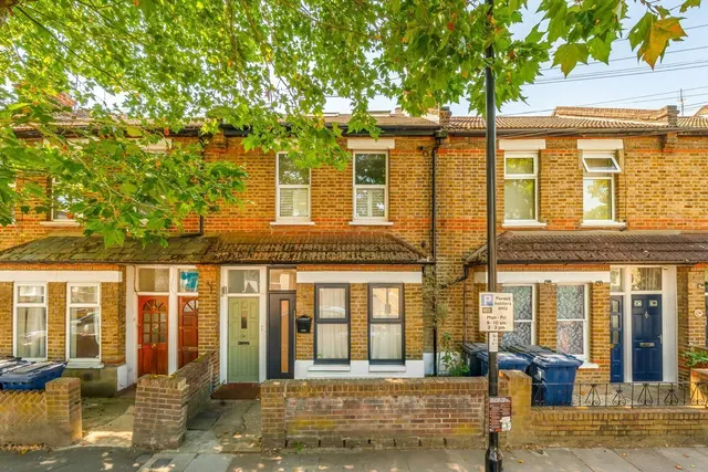 Grosvenor Road, W7, photo 1