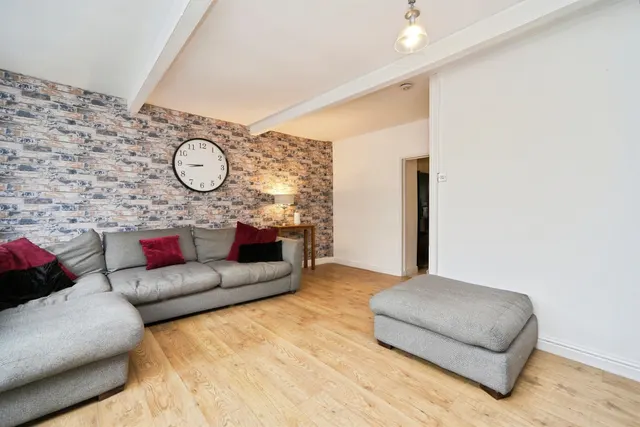Upper Green, Baildon, Shipley, photo 1