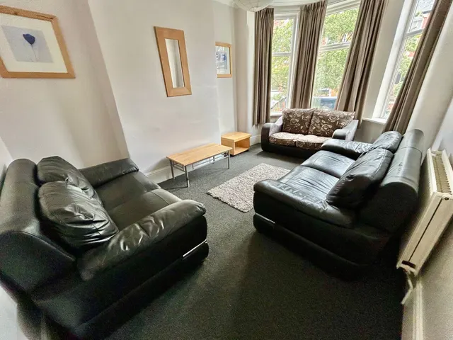 Lausanne Road, Manchester, photo 2