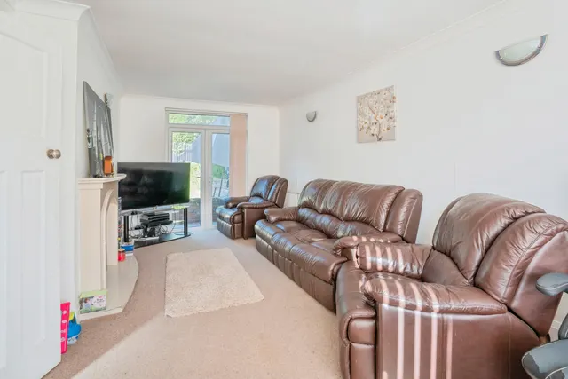 Photo 2 — Cooks Wood Road, Sheffield, S3