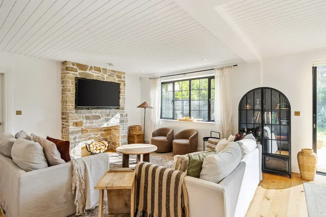 Fairmile Lane, Cobham, KT11, photo 2