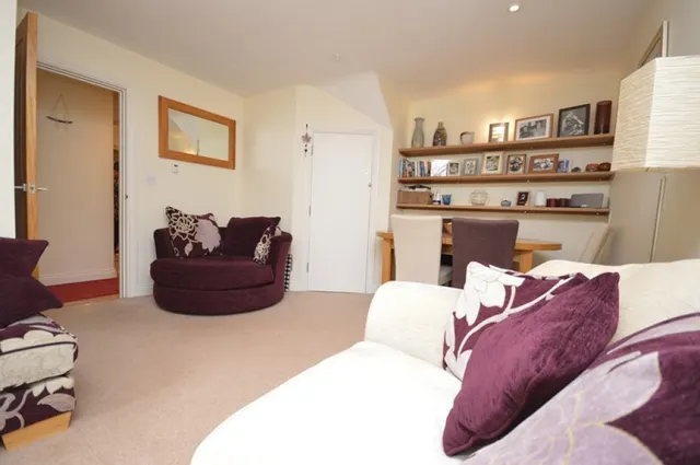 School Lane, Lymington, photo 3