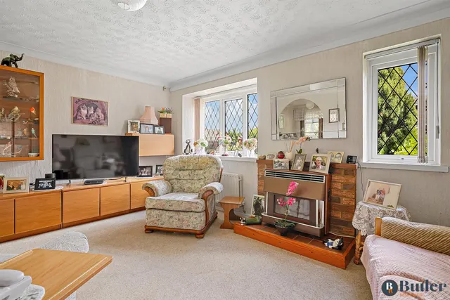 Photo 2 — Vienna Grove, Milton Keynes, MK13