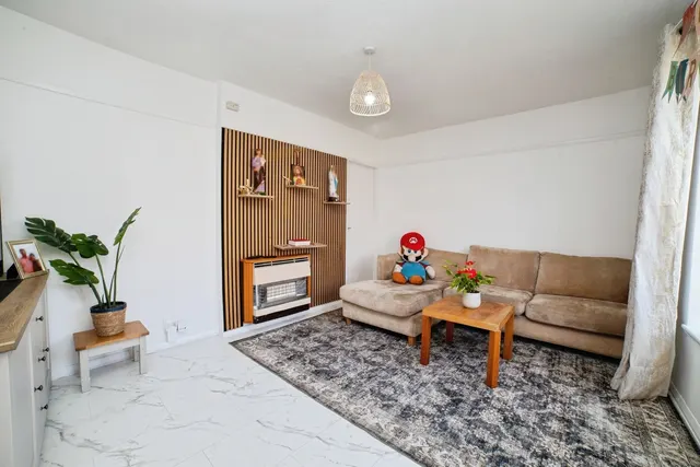 Photo 3 — Beck Crescent, Mansfield, Nottinghamshire, NG19