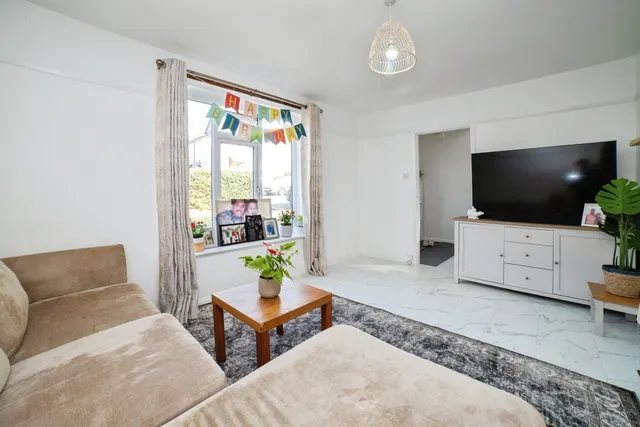 Photo 2 — Beck Crescent, Mansfield, Nottinghamshire, NG19