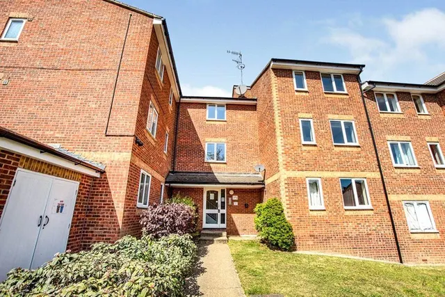Bernard Ashley Drive, London, SE7, photo 1