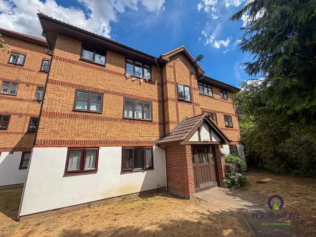 Frobisher Road, Erith, DA8, photo 1