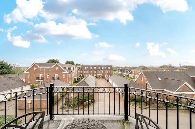 Castle Village, Berkhamsted, photo 2