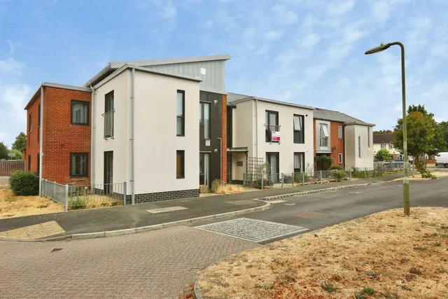 James Road, Gosport, PO13, photo 1