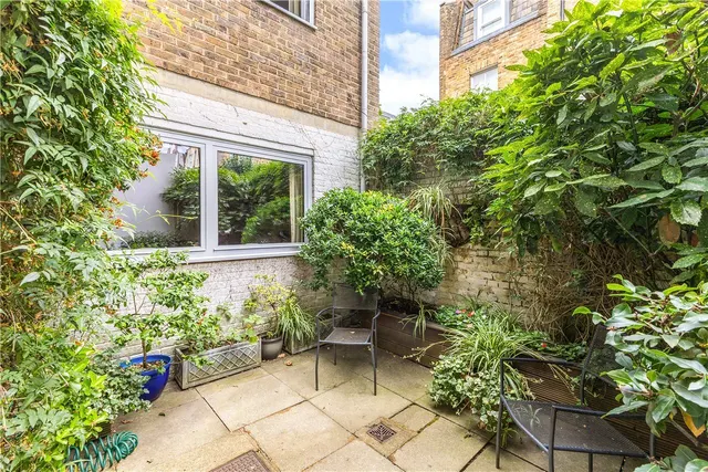 Shaftesbury Mews, London, W8, photo 2