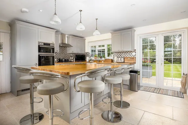 Station Road, Shipton-under-Wychwood, OX7, photo 2