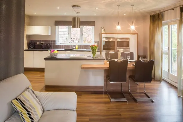 The Avenue, Alderley Edge, SK9, photo 3