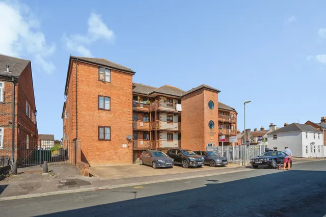 Inverness Road, Gosport, photo 1