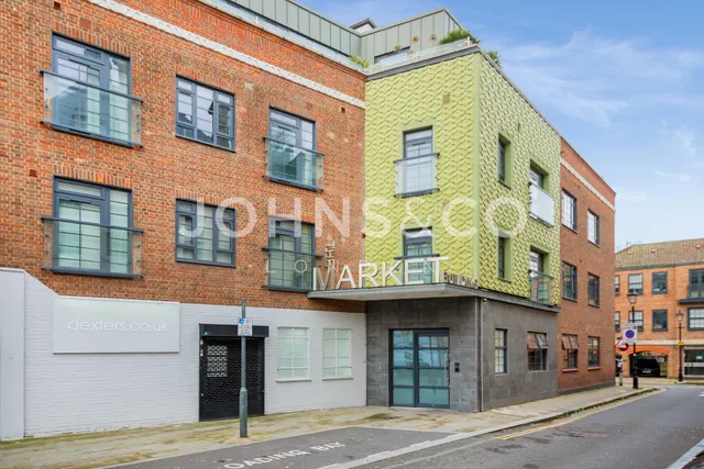 Market Place, Brentford, TW8, photo 1