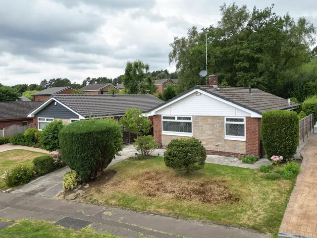 Photo 3 — Shawclough Way, Rochdale OL12 7HF