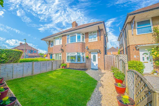Brookwood Avenue, Eastleigh, SO50 9EN, photo 1