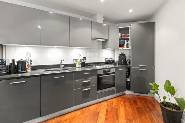 Kimberley Road, Kilburn, NW6, photo 2