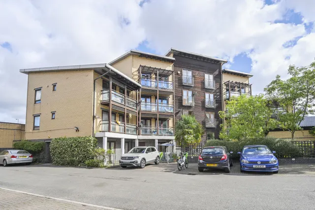Flat 10 Delta Building, 35 Ashton Street, London, photo 1